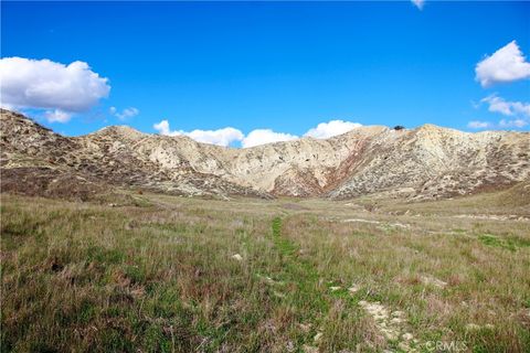 Photo of 40 Gilman Springs, Moreno Valley, CA 92555 (MLS # IV22254998)