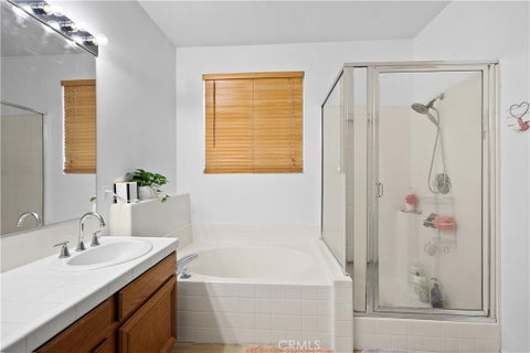 Tiny photo for 39755 Naples DR, Murrieta, CA 92563 (MLS # SW26232240)