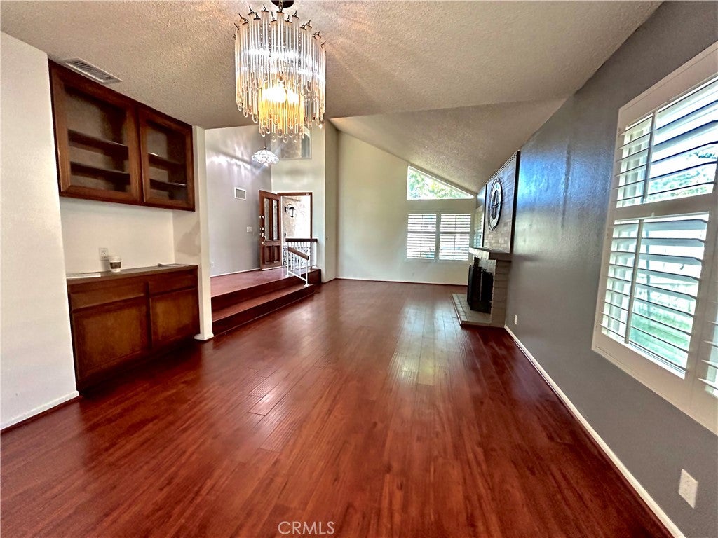 10 Bluff Point Circle