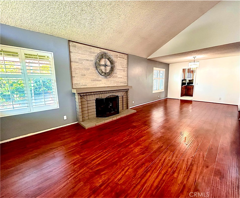 10 Bluff Point Circle