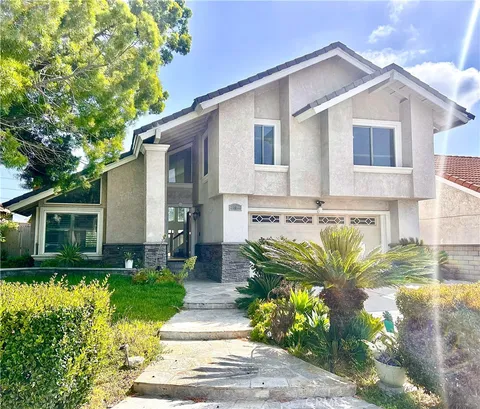10 Bluff Point Court, Phillips Ranch, CA 91766 - MLS#: BB26081044