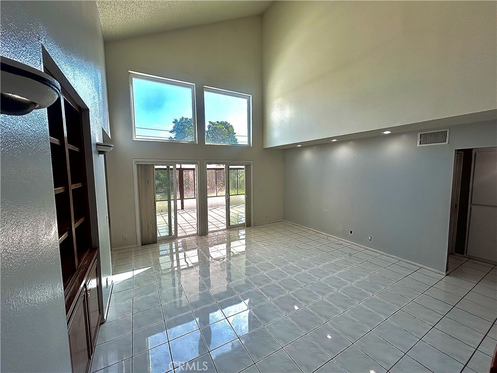 10 Bluff Point Circle