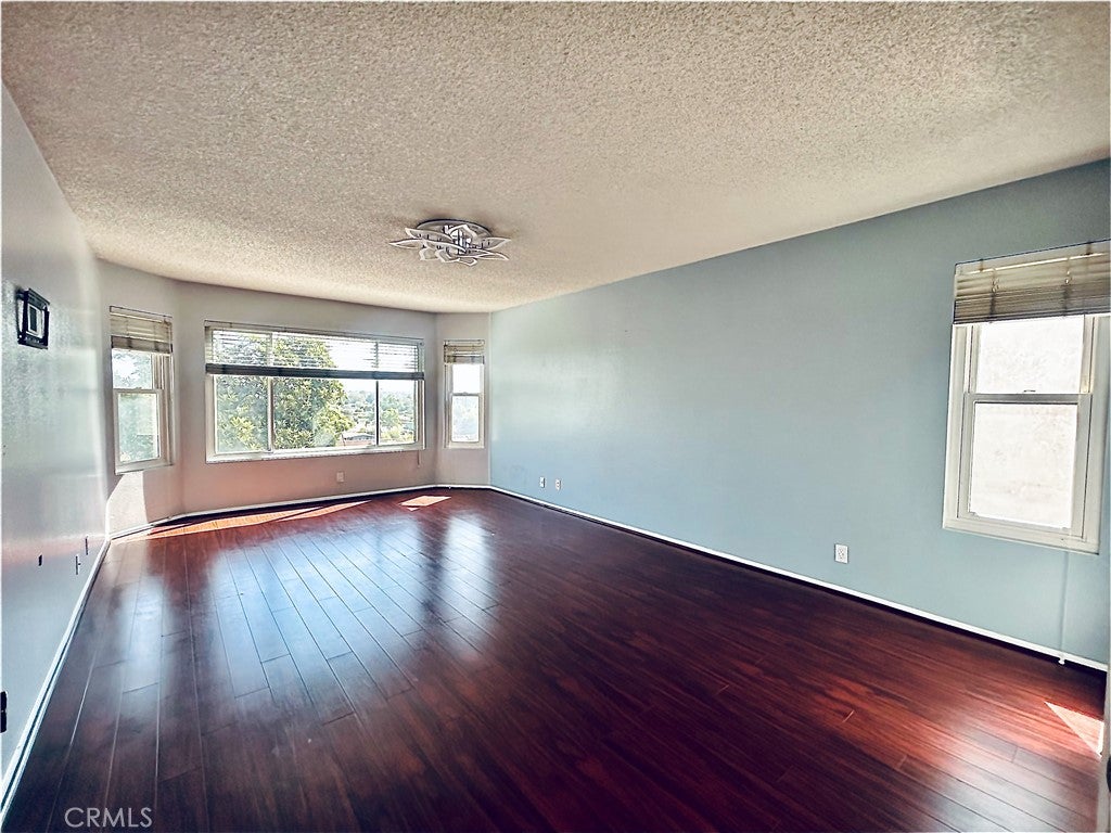 10 Bluff Point Circle