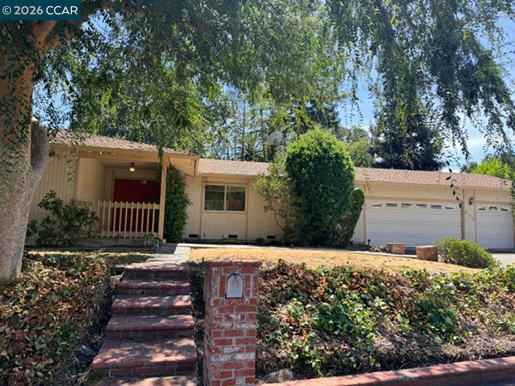 678 El Cerro Blvd