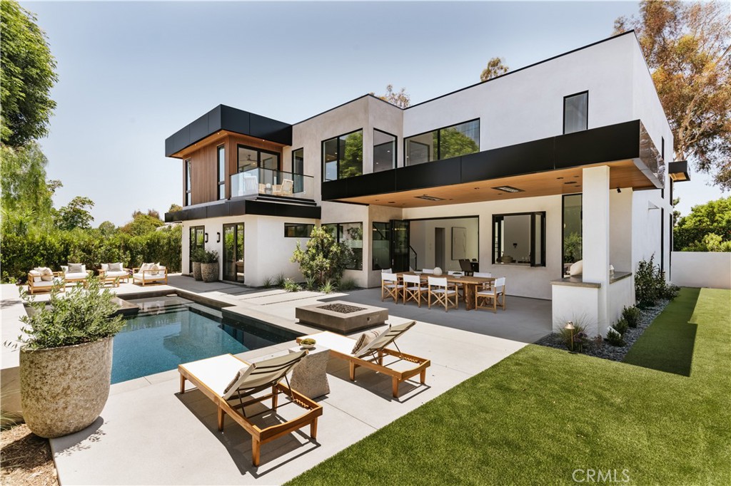 2321 Mesa Drive