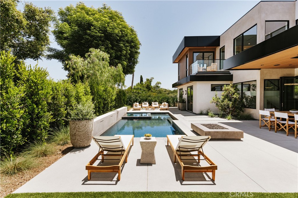 2321 Mesa Drive