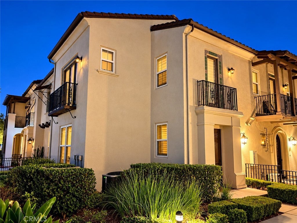 883 Terrace W