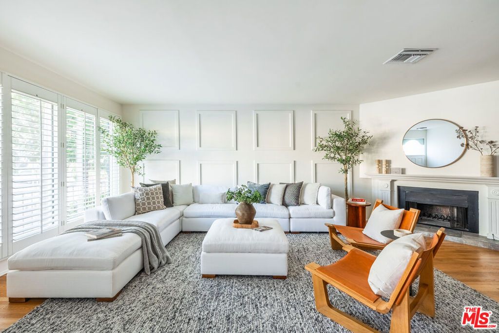 Photo of 1519 Westholme Avenue, Los Angeles, CA 90024 (MLS # 26632131)