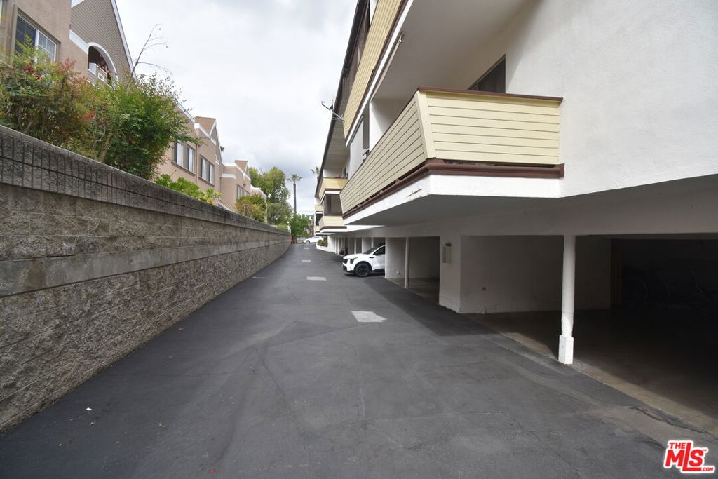 Undisclosed Address #26840493, Glendale CA 91202