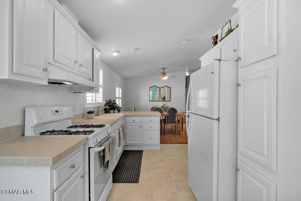 Friendly Village-240 - 240 - Manufactured In Park