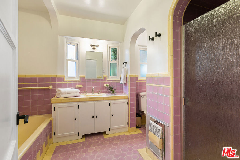 Castle Heights - Residential Lease