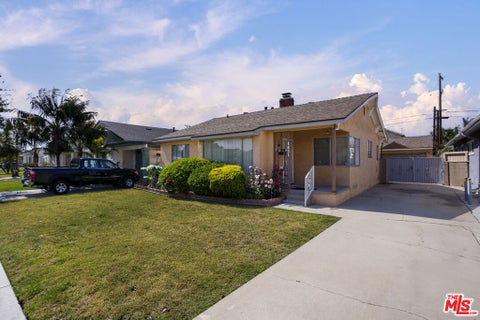 Photo of 4831 W 121st Street, Hawthorne, CA 90250 (MLS # 26995311)