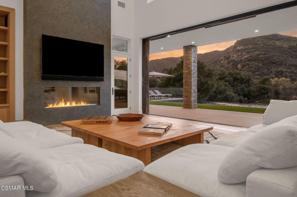 2775 Calbourne Lane