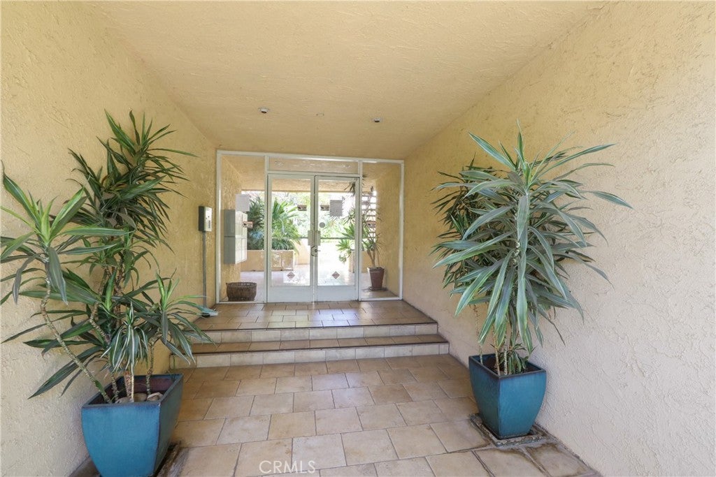 Photo of 1731 Colby Avenue #104, Los Angeles, CA 90025 (MLS # SB26124390)