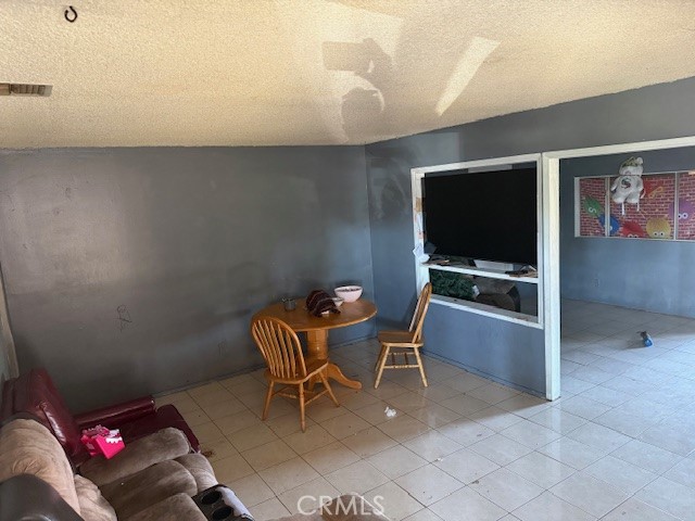 17915 E Newburgh Street