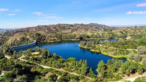 Photo of 2801 Durand Drive, Hollywood Hills East, CA 90068 (MLS # SR26052806)