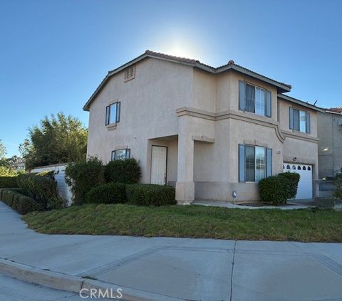 5762 Pine Valley Fontana CA 92336