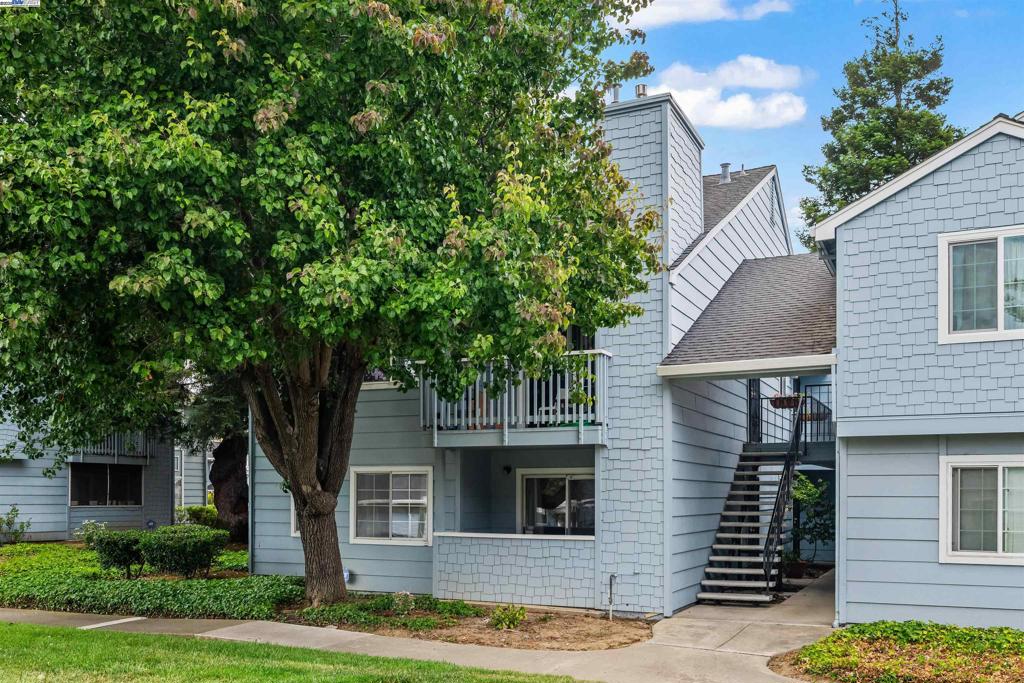 BRIDGEPORT - Residential