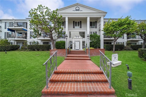 Photo of 300 Cagney Ln, Newport Beach, CA 92663 (MLS # RS26134285)