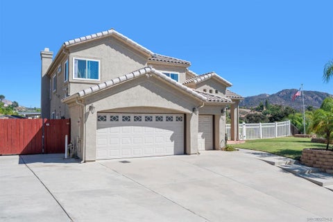 Tiny photo for 13654 Summer Glen Vista VIS, El Cajon, CA 92021 (MLS # 260025159SD)