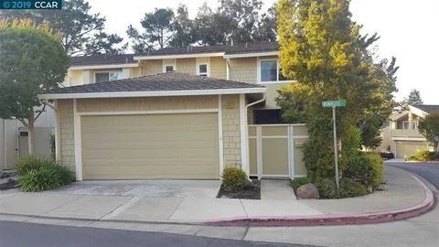Photo of 1412 Kinross Court #1, Walnut Creek, CA 94598 (MLS # IV26106848)