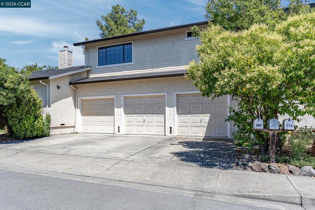 585 585 Studley St 4