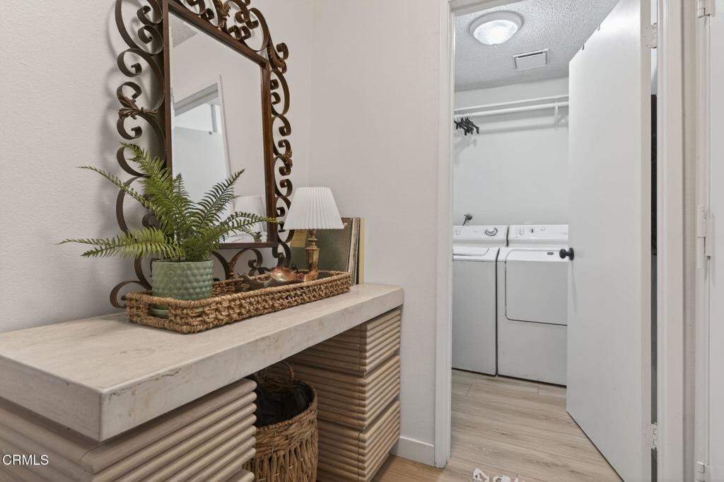 Properties 1275 Seacliff Court 2
