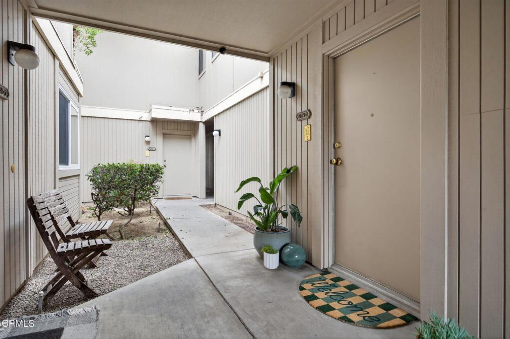 Properties 1275 Seacliff Court 2