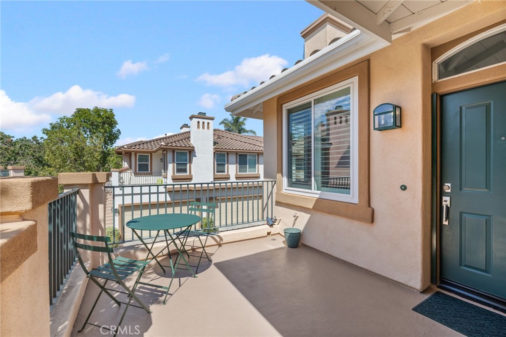 3407 Ladrillo Aisle