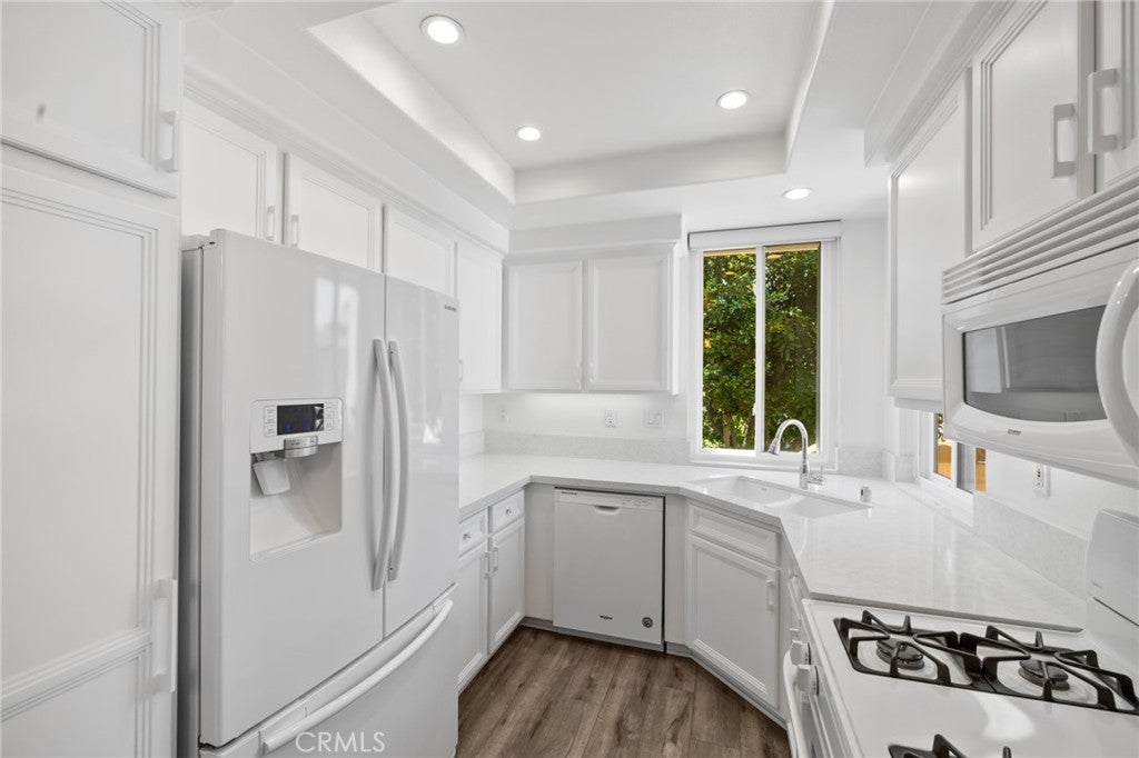 3407 Ladrillo Aisle, Irvine CA 92606 - Photo 8