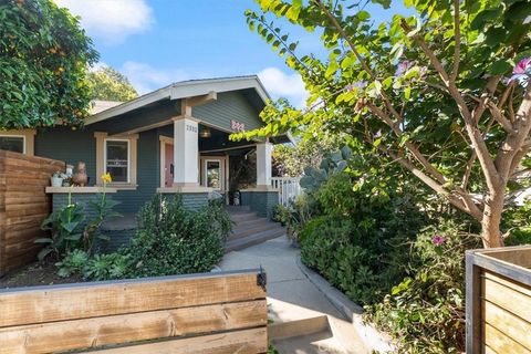 2093 Pasadena Long Beach CA 90806