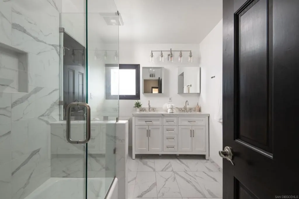 La Jolla, California 92037, United States, 3 Bedrooms Bedrooms, ,2 BathroomsBathrooms,Residential,Active,147864