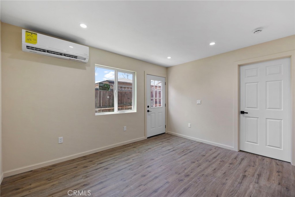 543 N Barbara