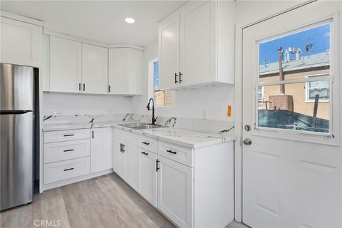 543 N Barbara Azusa CA 91702