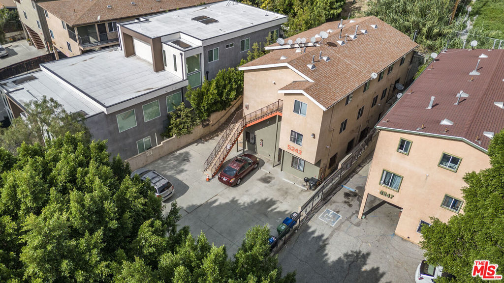 5243 Huntington Drive