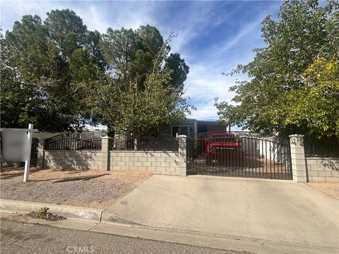19190 Hinton Street Hesperia CA 92345