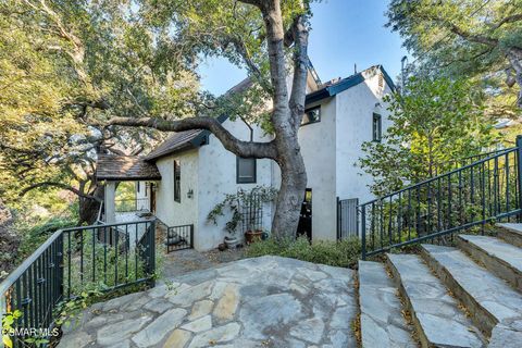 Photo of 289 Upper Lake Road, Lake Sherwood, CA 91361 (MLS # 223004617)