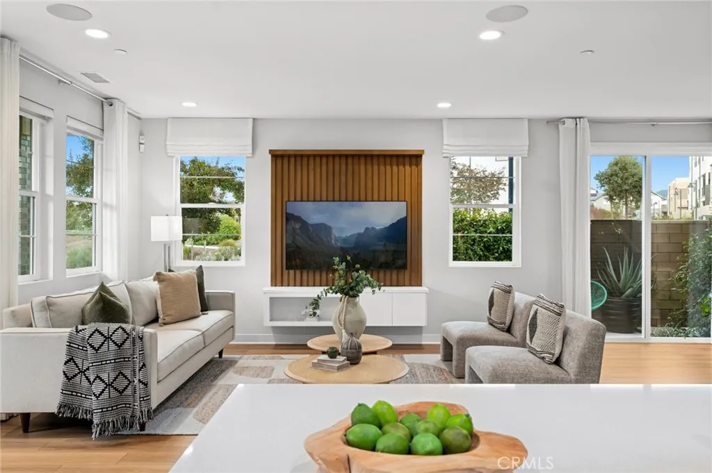 Irvine, California 92618, United States, 3 Bedrooms Bedrooms, ,3 BathroomsBathrooms,Residential,Active,247618