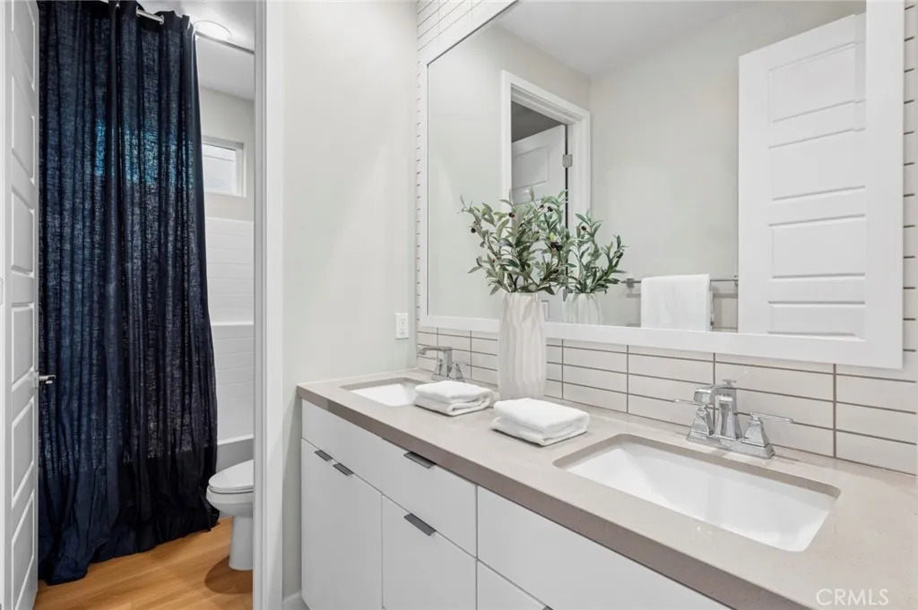 Irvine, California 92618, United States, 3 Bedrooms Bedrooms, ,3 BathroomsBathrooms,Residential,Active,247618