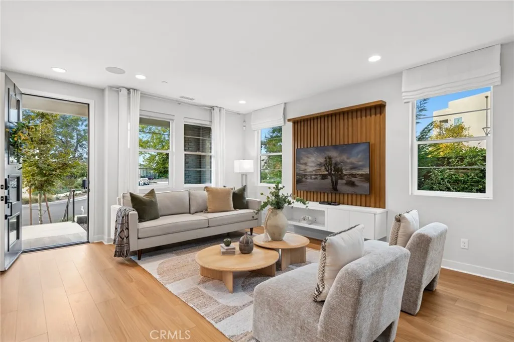 Irvine, California 92618, United States, 3 Bedrooms Bedrooms, ,3 BathroomsBathrooms,Residential,Active,247618