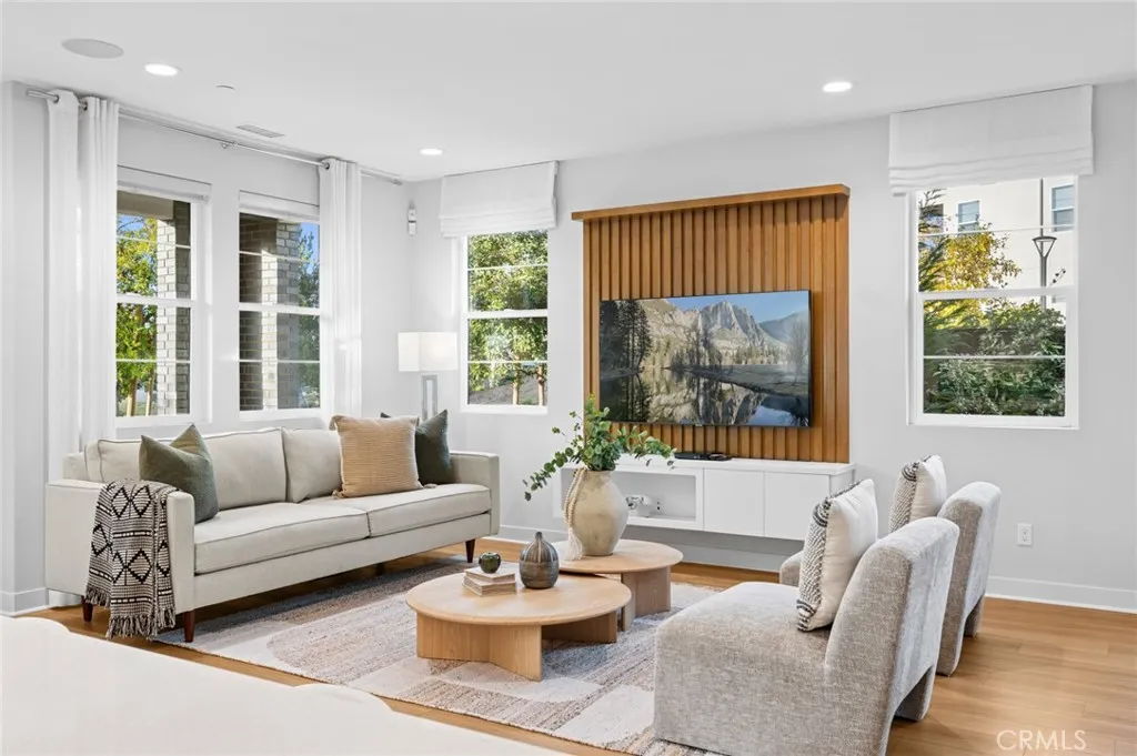 Irvine, California 92618, United States, 3 Bedrooms Bedrooms, ,3 BathroomsBathrooms,Residential,Active,247618