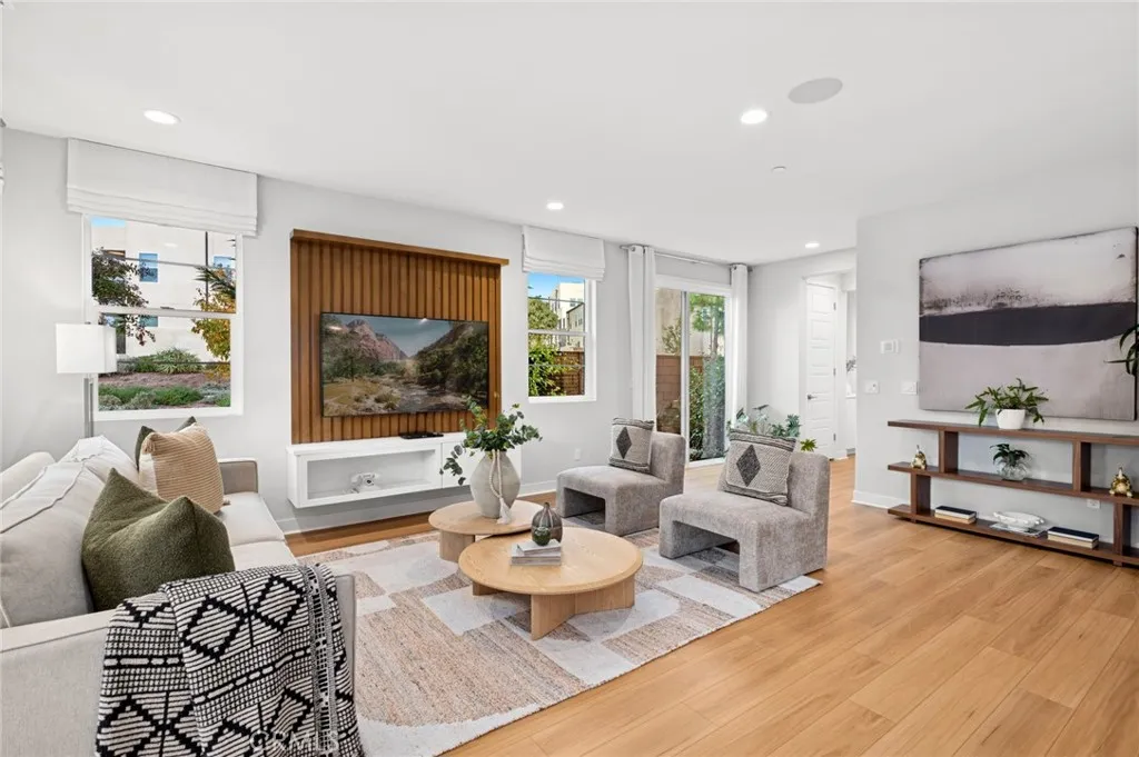 Irvine, California 92618, United States, 3 Bedrooms Bedrooms, ,3 BathroomsBathrooms,Residential,Active,247618