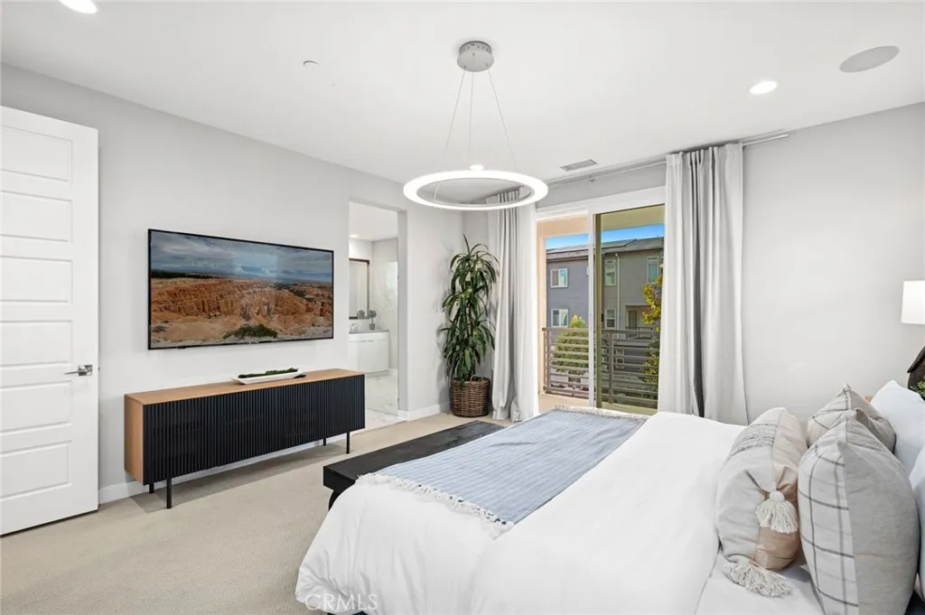 Irvine, California 92618, United States, 3 Bedrooms Bedrooms, ,3 BathroomsBathrooms,Residential,Active,247618