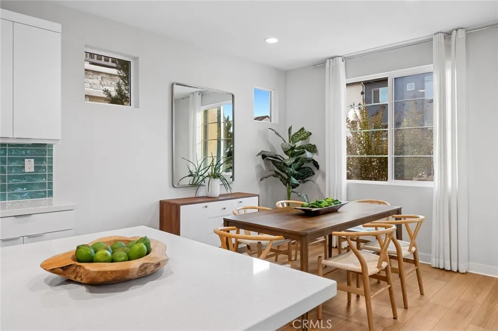 Irvine, California 92618, United States, 3 Bedrooms Bedrooms, ,3 BathroomsBathrooms,Residential,Active,247618