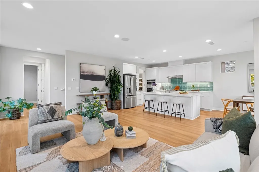 Irvine, California 92618, United States, 3 Bedrooms Bedrooms, ,3 BathroomsBathrooms,Residential,Active,247618