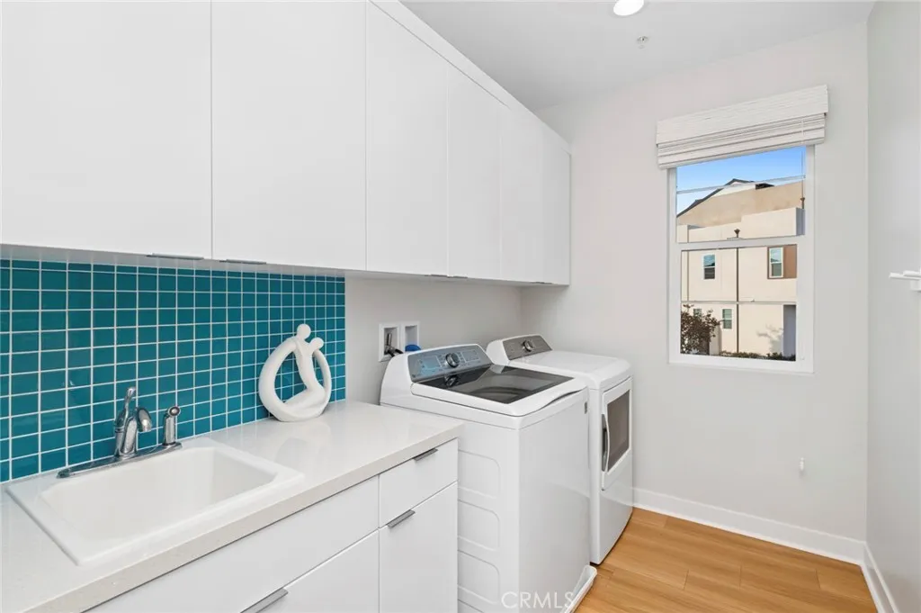 Irvine, California 92618, United States, 3 Bedrooms Bedrooms, ,3 BathroomsBathrooms,Residential,Active,247618