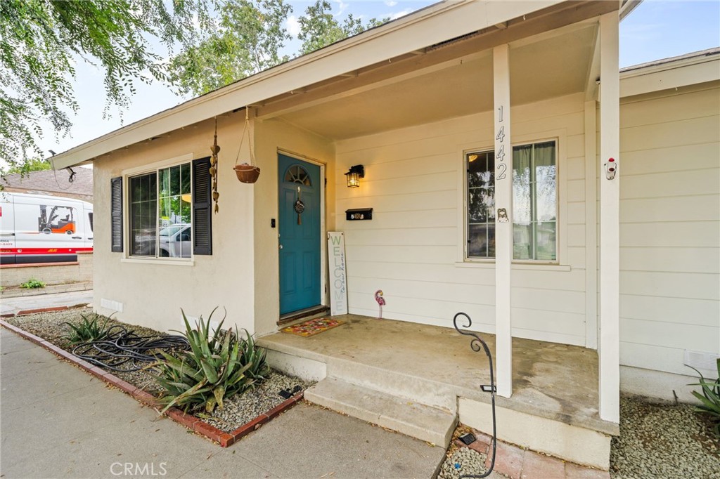1442 N Sultana Avenue