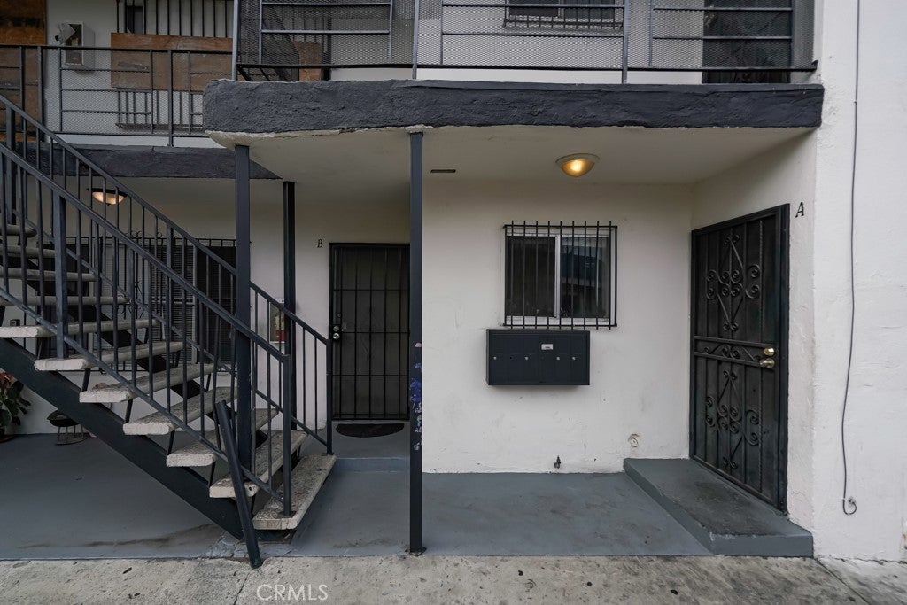116 E Alondra