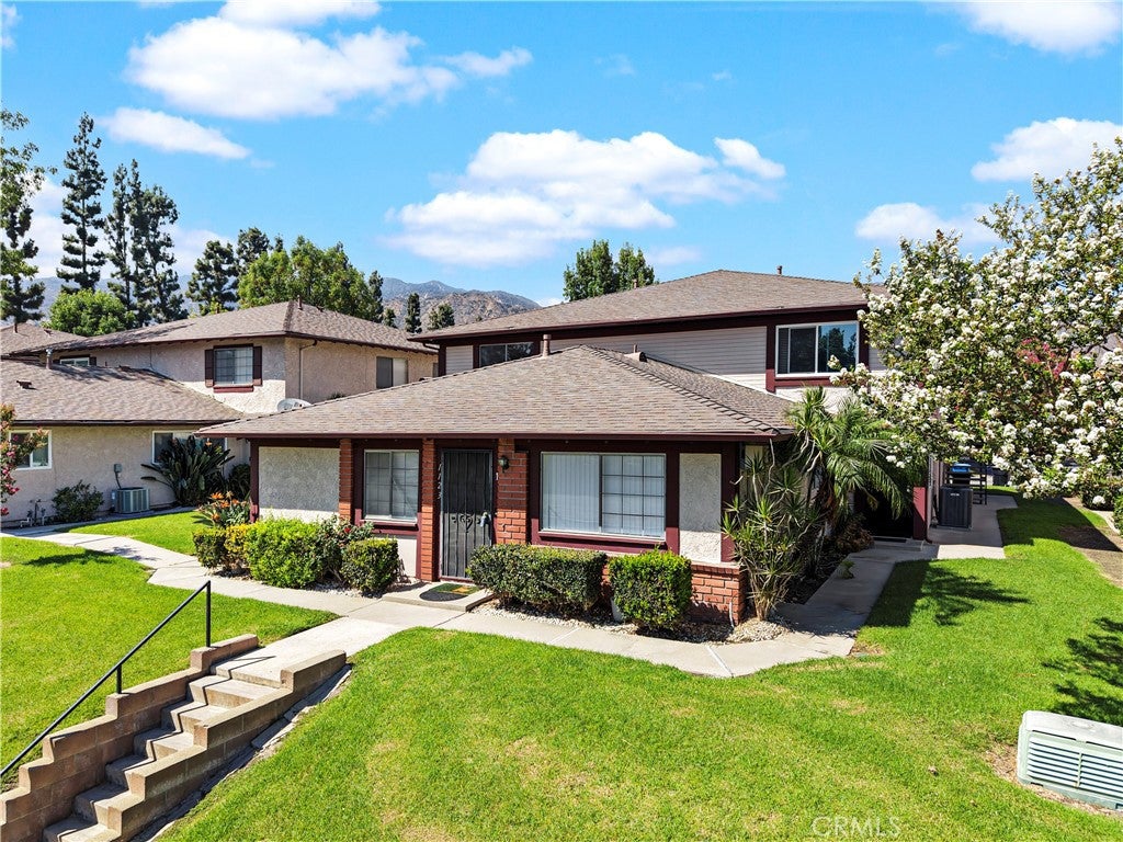 1123 W Sierra Madre Avenue 1