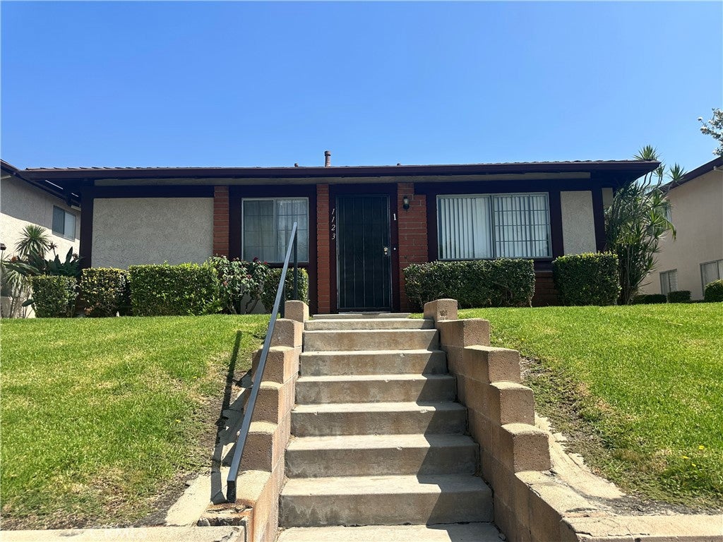 1123 W Sierra Madre Avenue 1